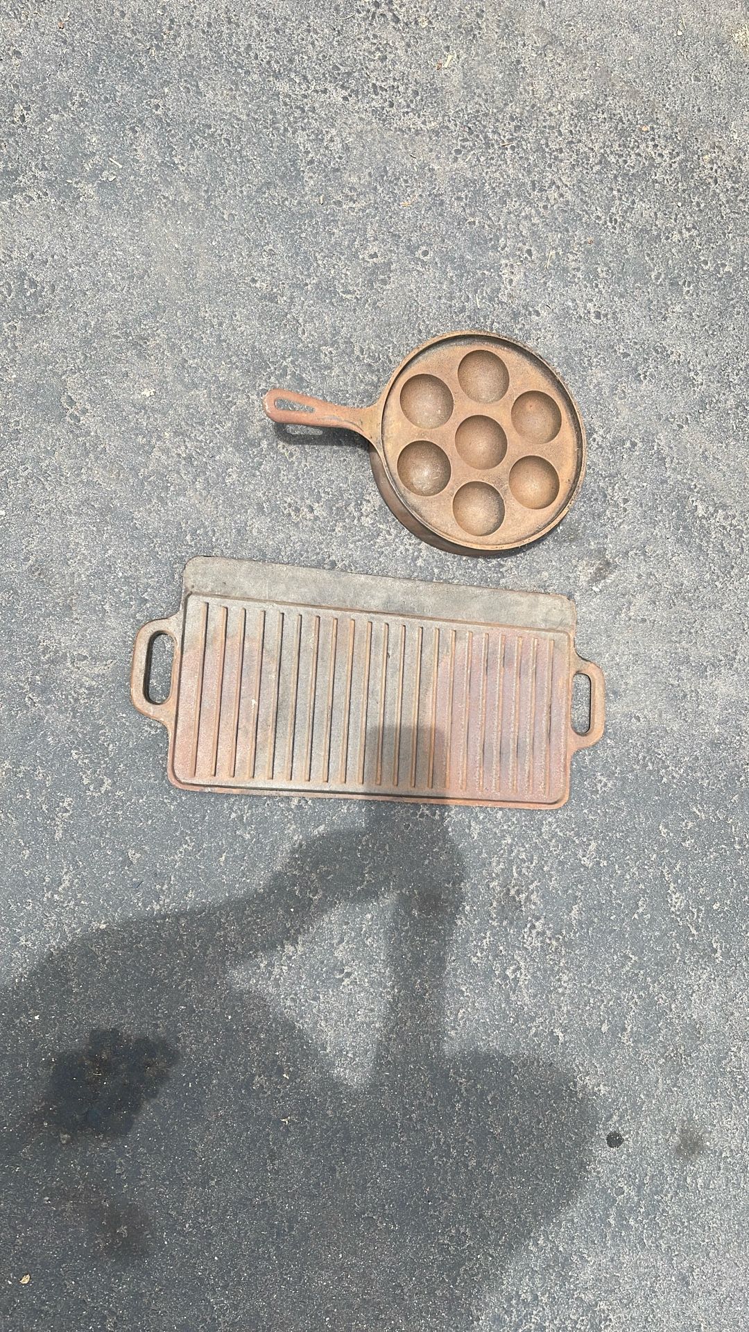 Cast Iron Egg Pan And Griddle Soup Toureen 