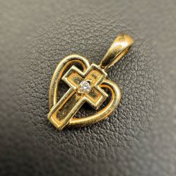 14k solid yellow gold 1 stone 0.15 CT Diamond round cut Heart Pendant charm