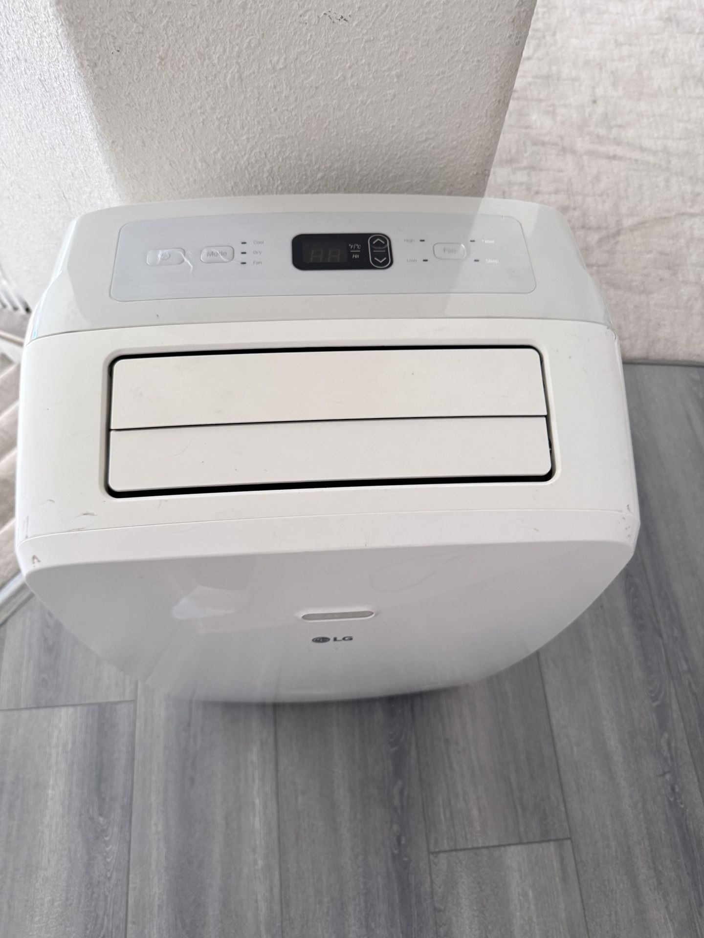 LG Portable Air Conditioner – Model LP1017WSR