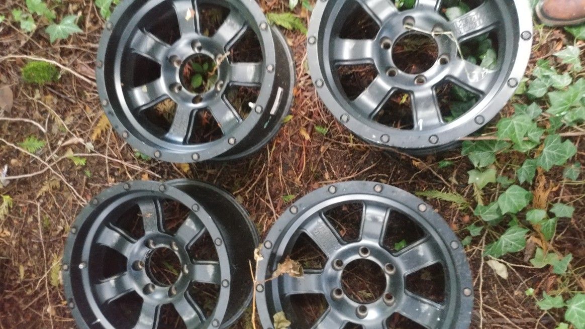 Metal mulisha 17s. Fits toyota 6 lug