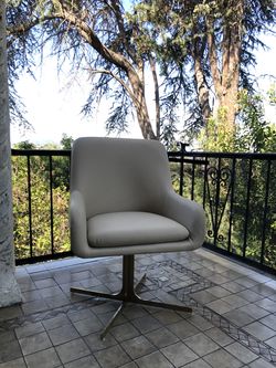 Cream faux leather / Gold base Arm Chair