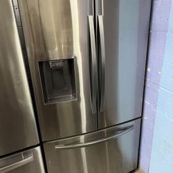 SAMSUNG REFRIGERATOR