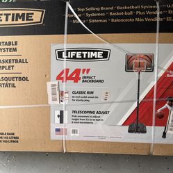 Lifetime Basketball Hoop  44 Inch 