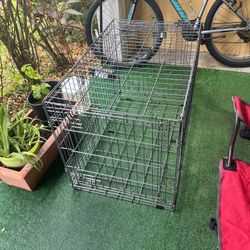 DOG CRATE : Size Medium $20