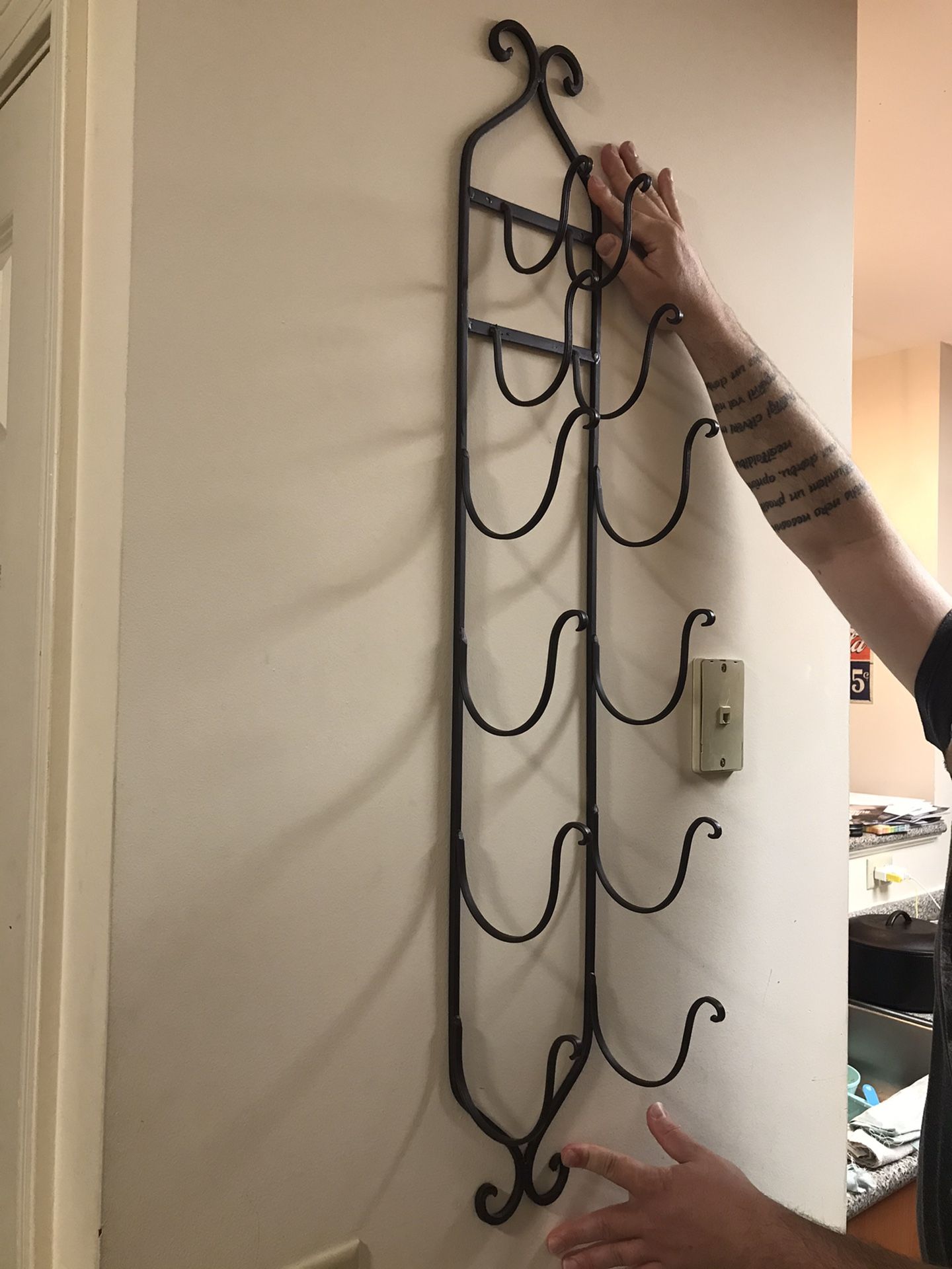 6 Bottle Mounted Wine Rack