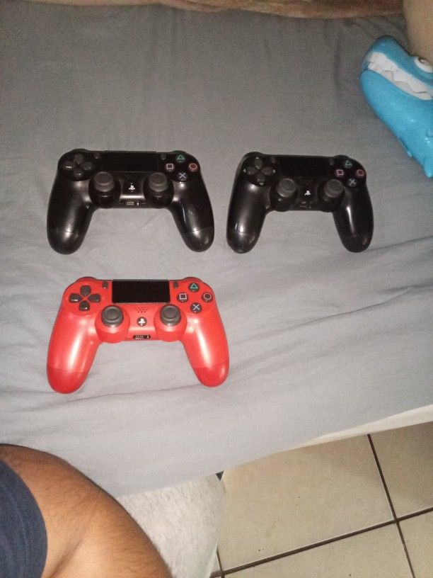 3 PS4 Controller 