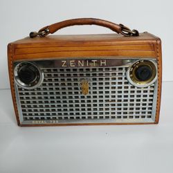 Zenith Royal 700 Transistor Radio