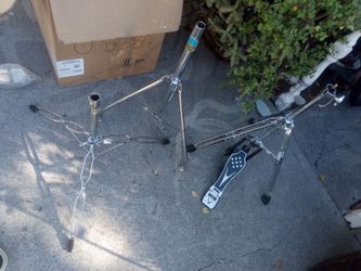 Drum Hardware Set with Stands and Kick Pedal