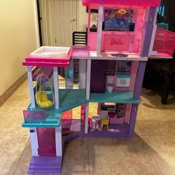 Barbie Doll House 