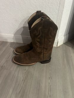 Boy boots.