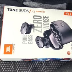 JBL Tune BUDS