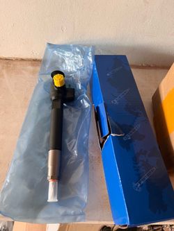 Mercedes fuel injector