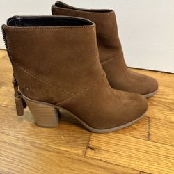Hush Puppies Women Boot Size 6