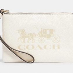 Beautiful Wristlet With Horse and Carriage!