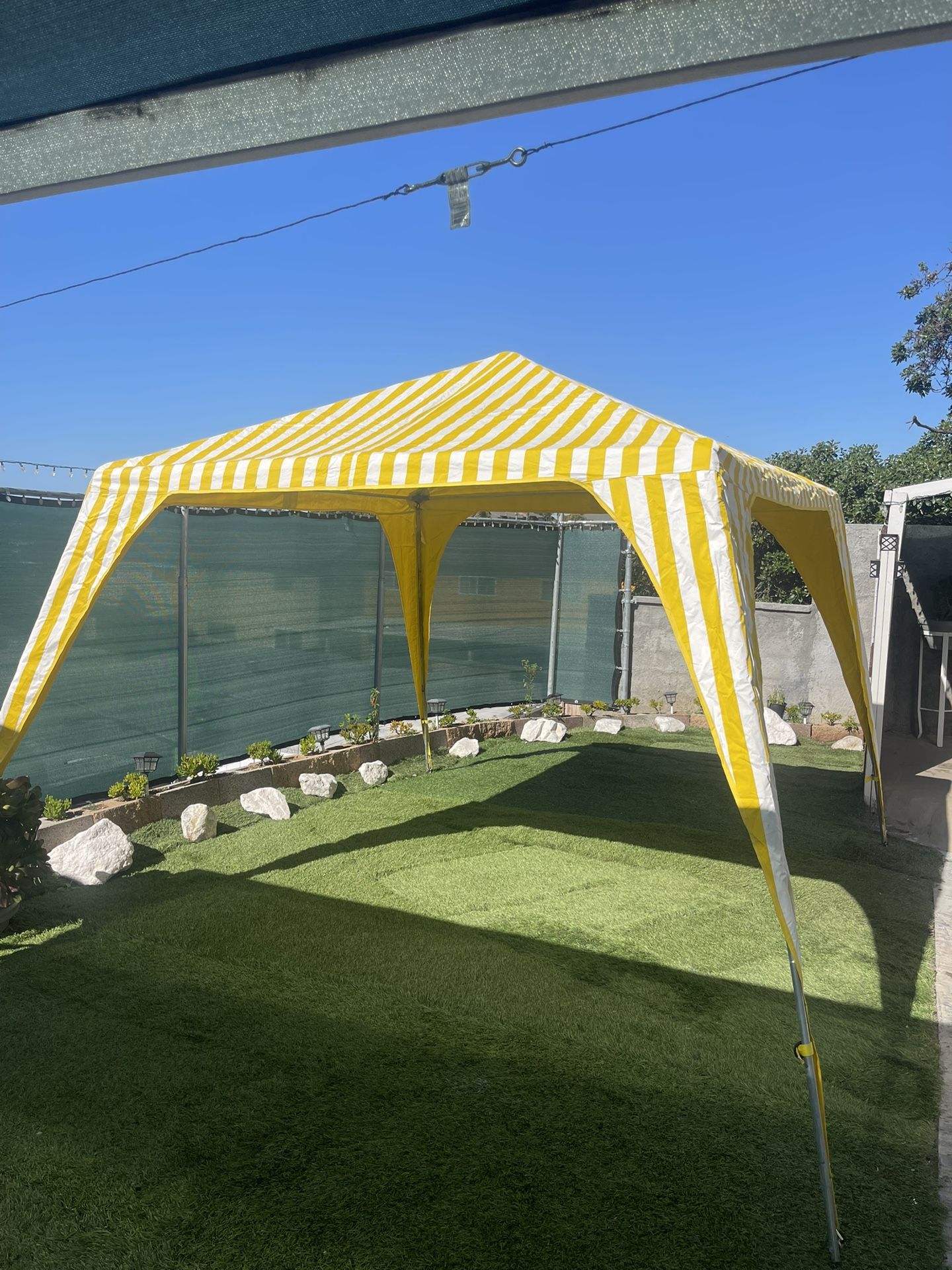 BEACH CANOPY TENT