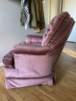 Vintage Pink Velvet Tufted Swivel Chair Thumbnail