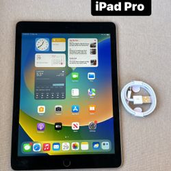 iPad Pro! Like New And Unlocked!