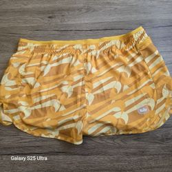 Nike Icon Clash Tempo Luxe Printed Logo Althetic Shorts Size Xlarge Yellow