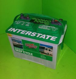 《RV & Deep Cycle Marine Batteries》$45 w/exchange #WeDeliver