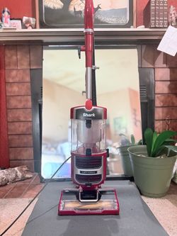 🔥 SHARK NAVIGATOR LIFT-AWAY ZERO-M VACUUM – EXCELLENT CONDITION 🔥