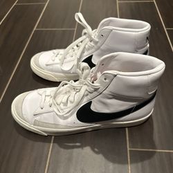 Nike Blazer men Sz 10