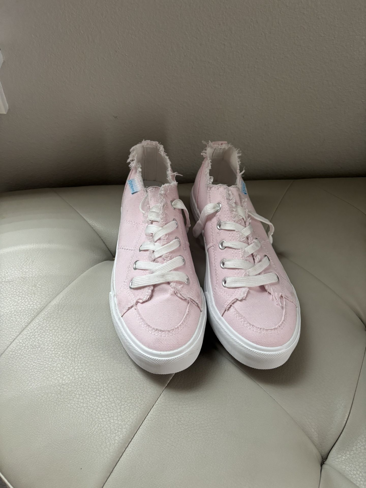 Women’s Sneakers