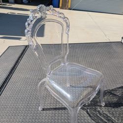 Ultra Luxury Moren Chair - $15/Each