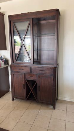 Storage cabinet