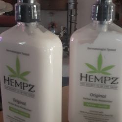 Set 2 NEW 79936 17oz originally $17 each