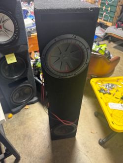 2 10 inch kicker comp in a truck box
