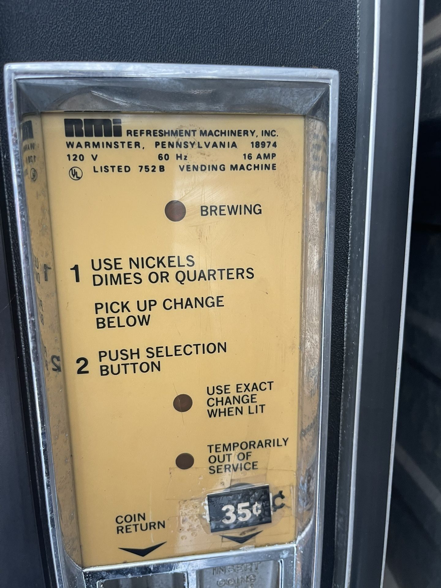 Coffee vending machine