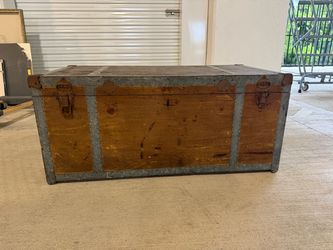 Vintage Wooden Storage Trunk 42”( no key )