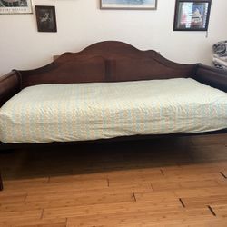 Solid Wood Day Bed With Mattress 