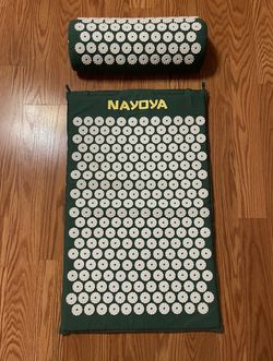Nayoya Back and Neck Pain Relief Acupressure Mat and Pillow Set