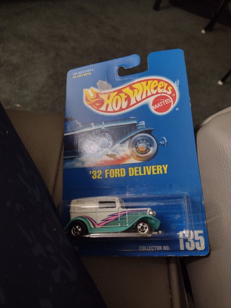 Vintage Hot Wheels Bundle. 1991 Blue Card Chrysler Pronto, 1991 Blue Card 40s Woodie, 1991 Blue Card Ford Delivery. Cash Porch Pickup Redmond