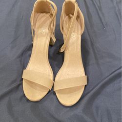 Nude size 10 Women heels 