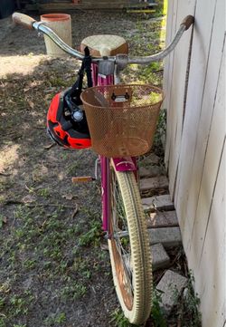 WOMANS HUFFY BICYCLE