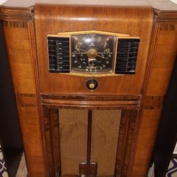 1942 Vintage Zenith 8S661 Broadcast Receiver Radio
