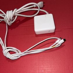 Apple original A1947 61W USB‑C Power Adapter for MacBook Pro - White