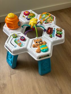 Baby activity play center
