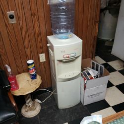 Hot And Cold Water Cooler With Bottle 