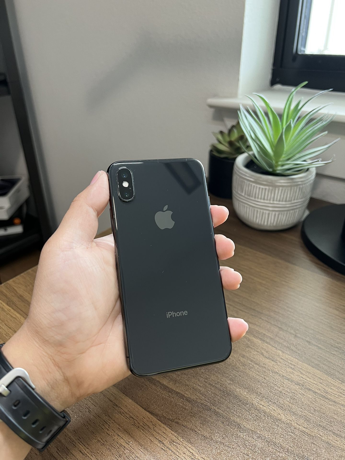 iPhone X 64gb Unlocked For Any Carrier (No Face ID)