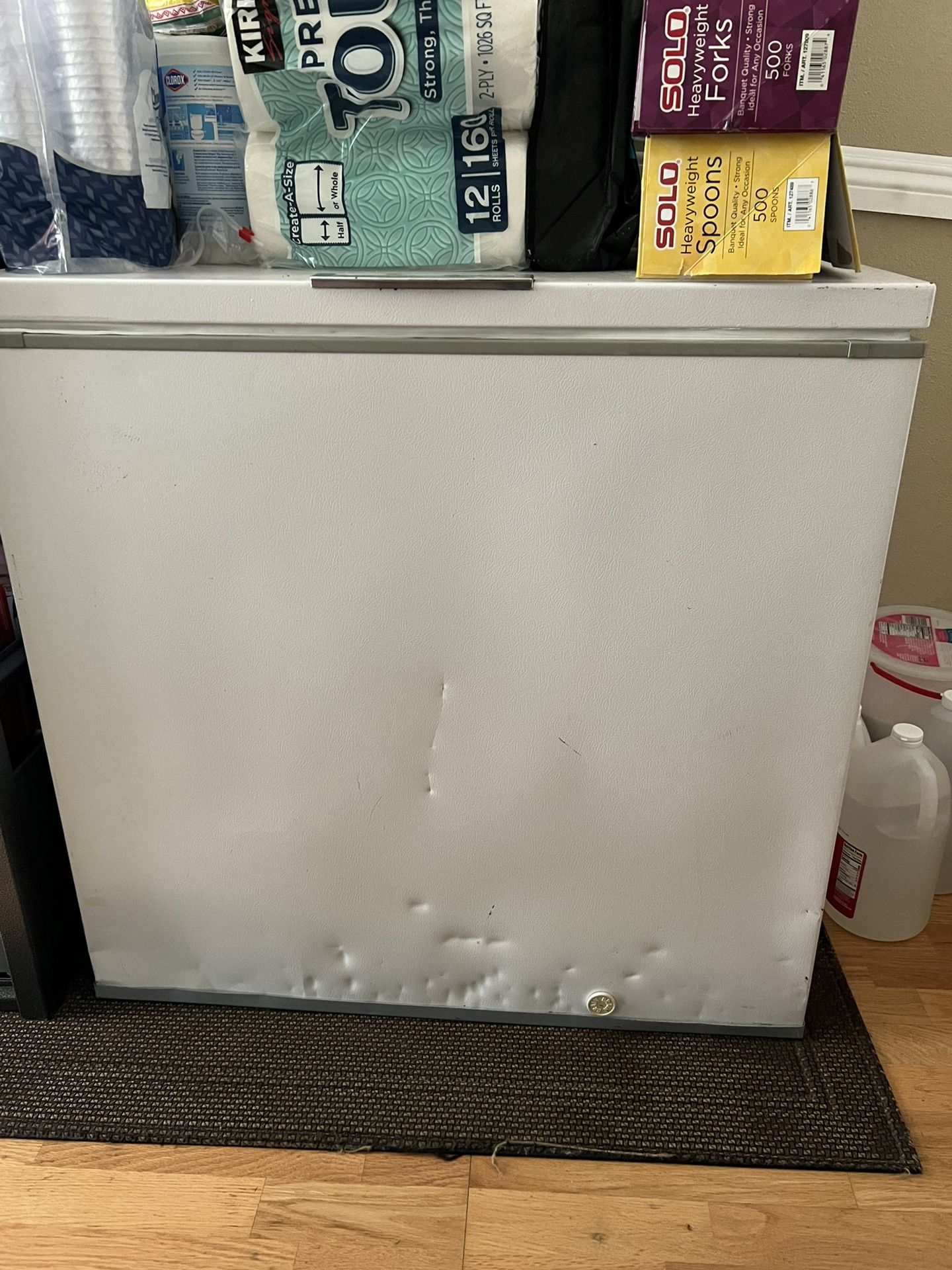 White Westinghouse Freezer Chest FC083LTW4