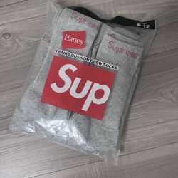 Supreme x Hanes Crew Socks