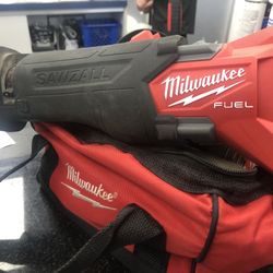 MILWAUKEE FUEL SAWZALL