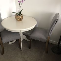 New Table And Chairs 