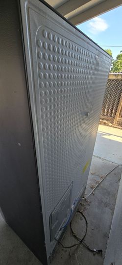 2025 Samsung Fridge /w screen. All working