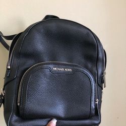 MK LIKE NEW ONKY USED 2 times 🤩🤩🤩. MEDIUM/LARGE SIZE 