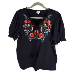 Women's Black Floral Embroidered Peasant Top Short-Sleeve Size M