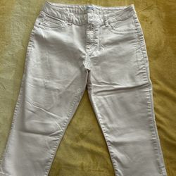 Women’s Capris 